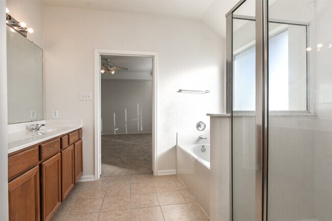 Building Photo - 6103 Menor Crest Dr