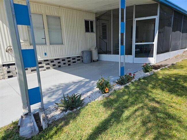 Building Photo - 373 Majesty Dr