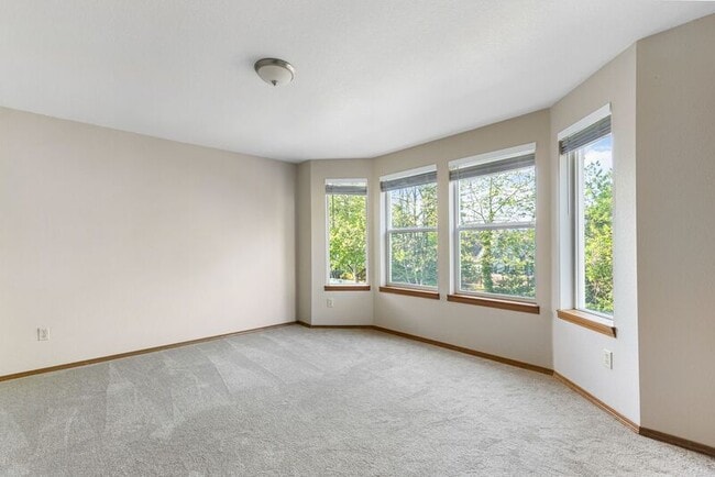 Building Photo - 17450 SE 82nd Dr