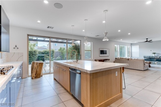 Building Photo - 214 Abbey Hill St