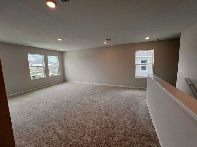 Building Photo - 10503 Farm Hl Ave