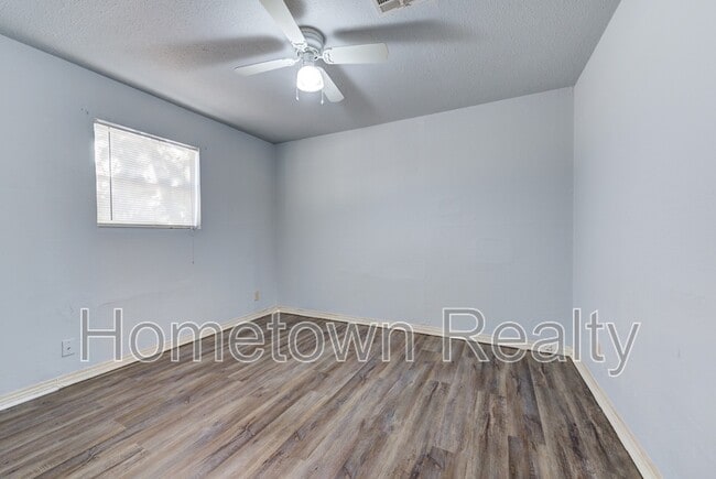Building Photo - 9809 N McKinley Ave