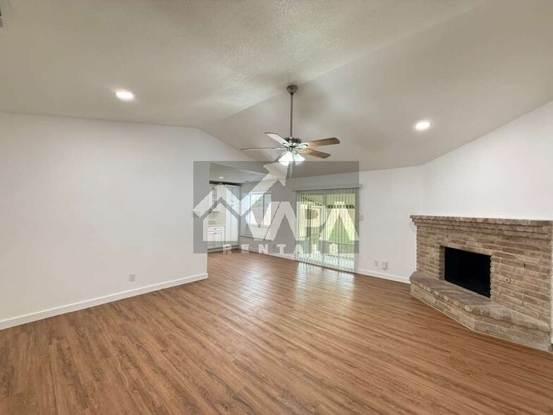 Building Photo - 13811 Flairwood St