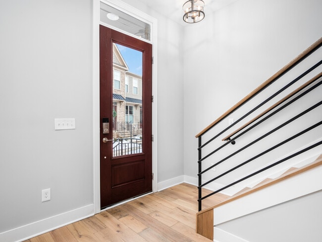Building Photo - 928 Pullman Pl