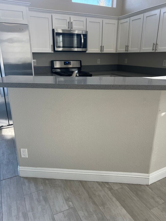 Building Photo - Renovated Green Valley Gated Home