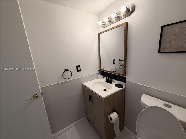 Building Photo - 4205 N University Dr