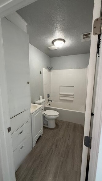 Building Photo - 3307 Minniear Ave