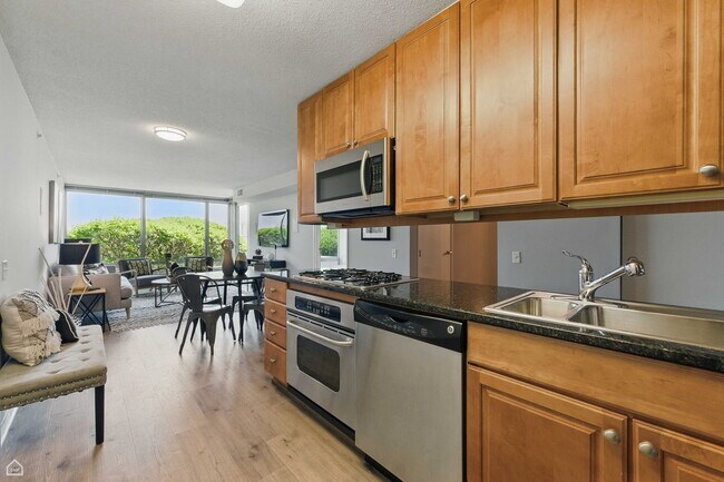 Building Photo - 9715 Woods Dr