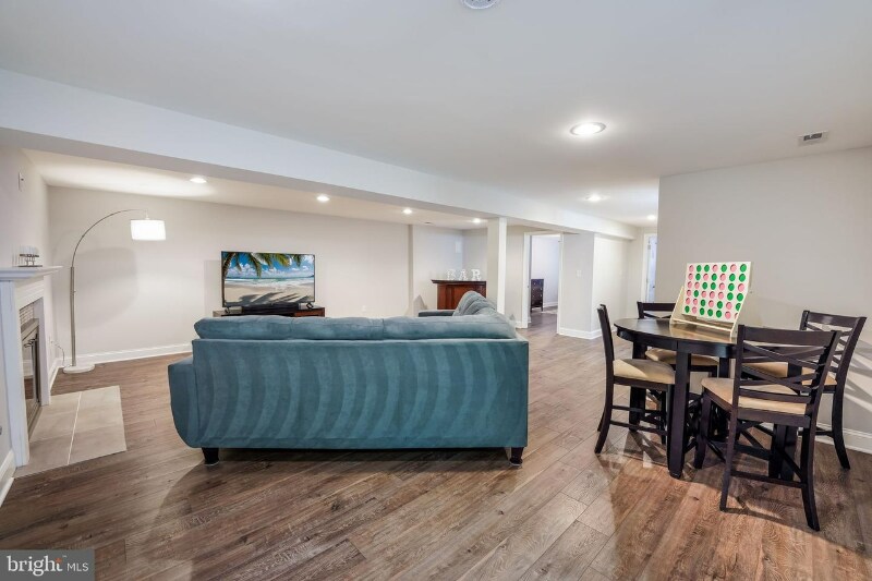 Building Photo - 5775 Westchester St