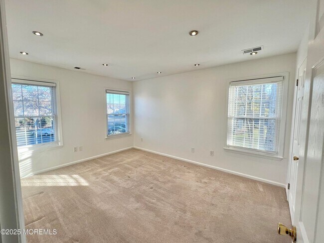 Building Photo - 458 Magnolia Ct