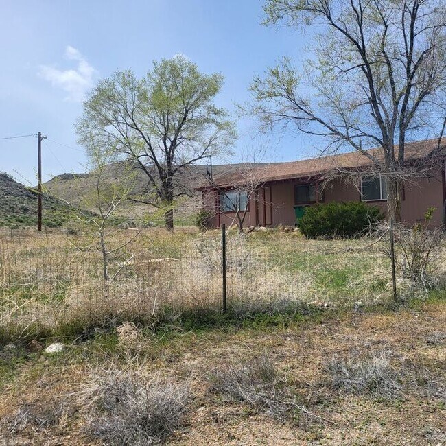 Building Photo - Rural Home on 80 acres horse property off ...