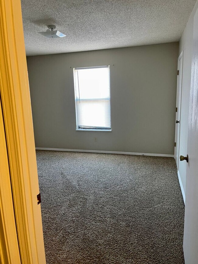 Building Photo - 2BR/2BA Two Story Townhouse in Troy City Limits
