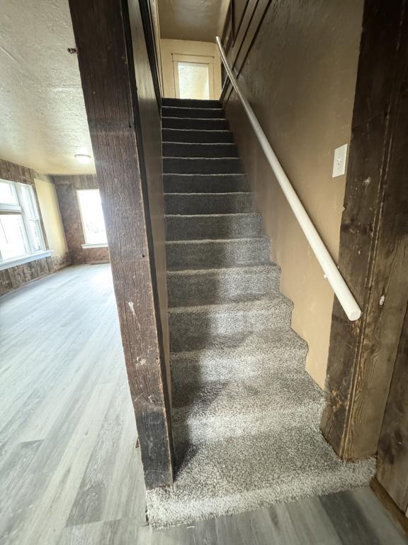 Building Photo - 302 Parry St