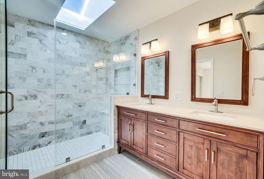 Building Photo - 6505 Gretna Green Way