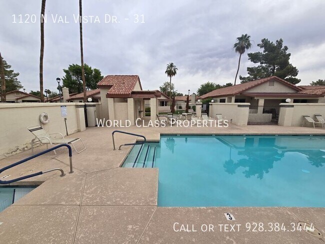 Building Photo - 1120 N Val Vista Dr