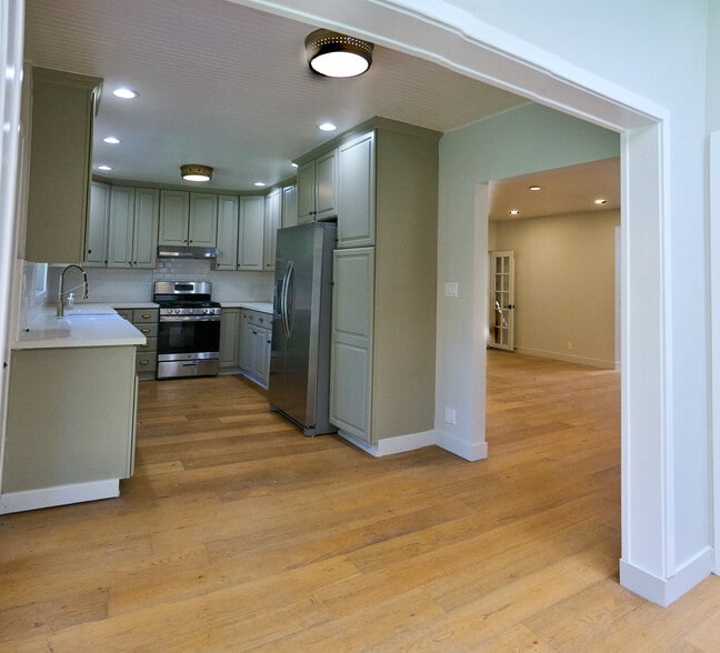 Kitchen - 31660 Pitsch Canyon Rd