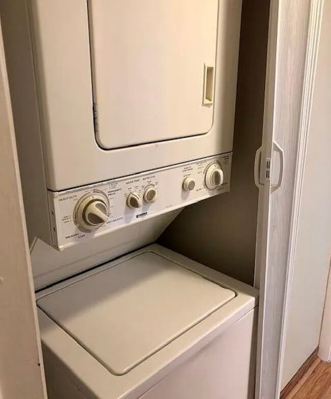 Building Photo - 4512 Kings Walk Dr