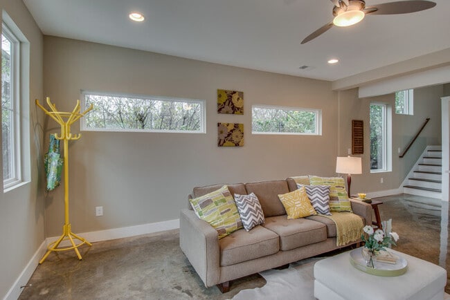 Building Photo - Large East Nashville Modern House - 3 Bedr...
