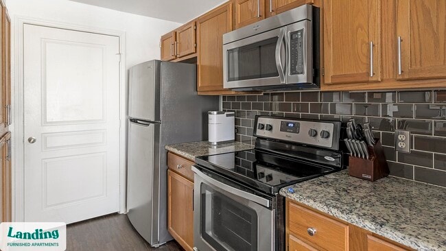 Building Photo - 1000 Henderson St