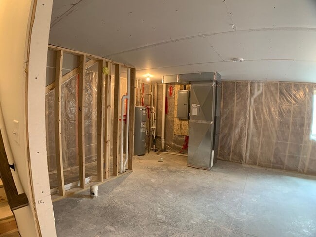 Building Photo - 3 Bed 2.5 Bath Single Family Home