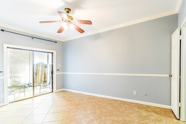 Building Photo - 1818 Augusta Dr