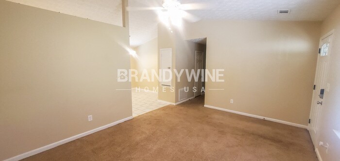 Building Photo - 190 Rosewood Dr