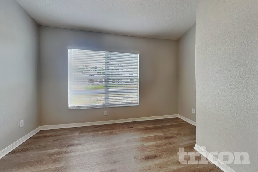 Building Photo - 31333 Heatherstone Dr