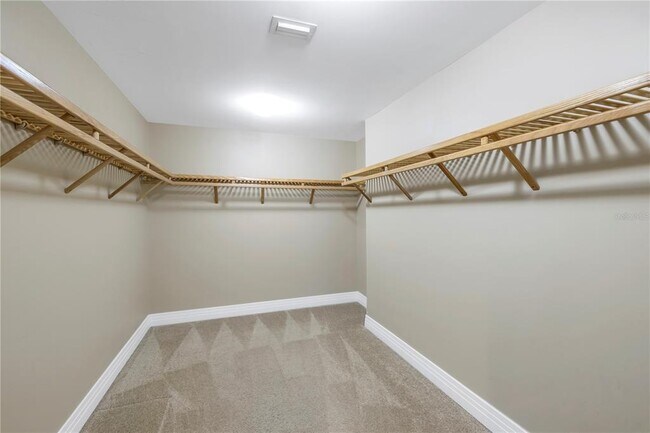 Building Photo - 400 Beach Dr NE