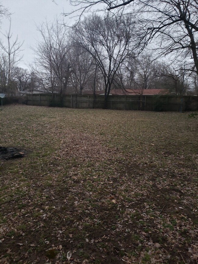 Building Photo - 3 BR 1.5 BA Home off 62 in Farmington