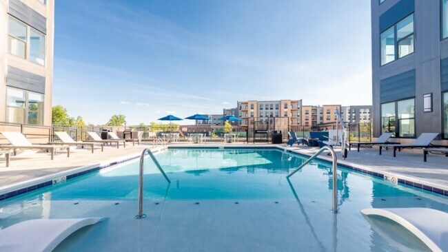 Building Photo - 10250 Gateway Pl