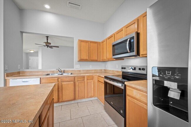 Building Photo - 705 Rembrandt Ave