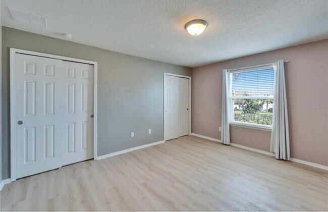 Building Photo - 8842 turnstone Dr