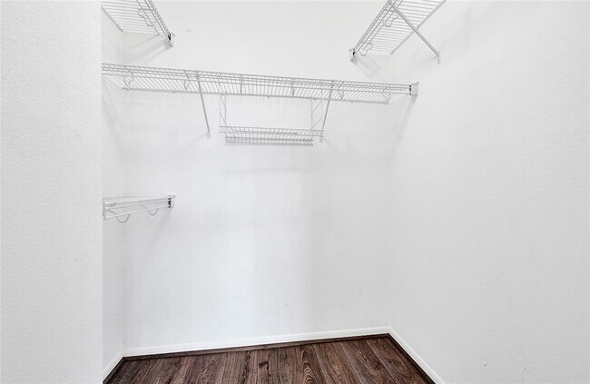 Building Photo - 26418 Richwood Oaks Dr