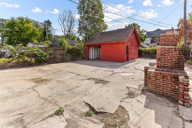 Building Photo - 4357 Fullerton Ave