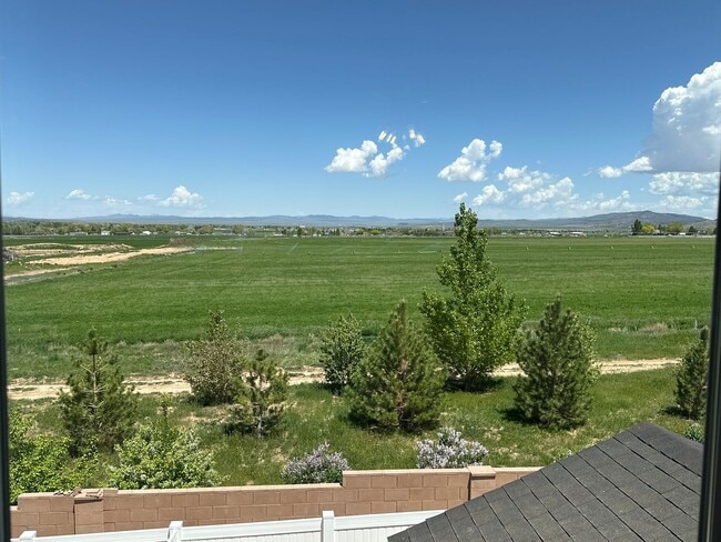 Building Photo - Cedar City 3 Bed | 2 Bath | 2 Car Townhome
