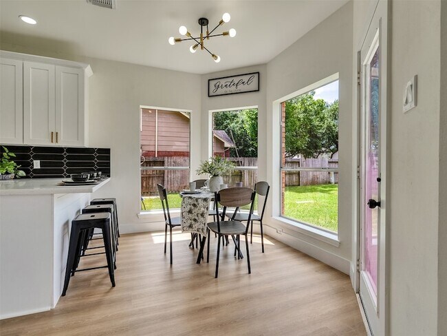 Building Photo - 246 Cedar Elm Ln
