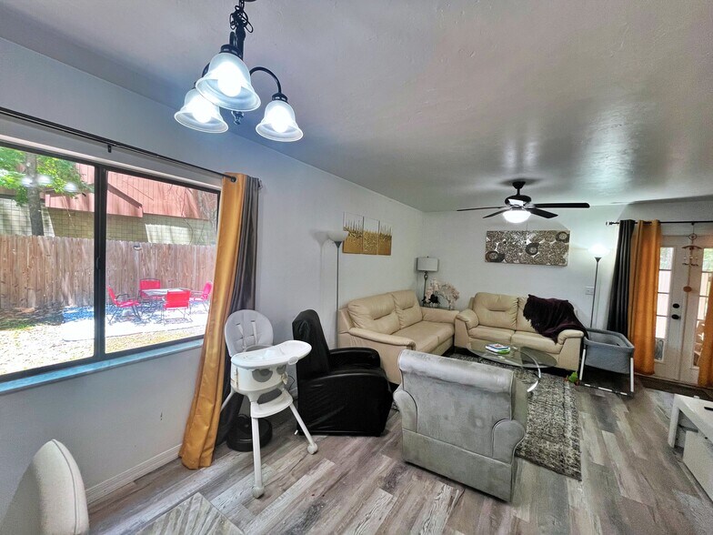 Building Photo - 4717 SW 69th Ter