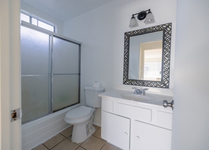 Building Photo - 8800 Cedros Ave