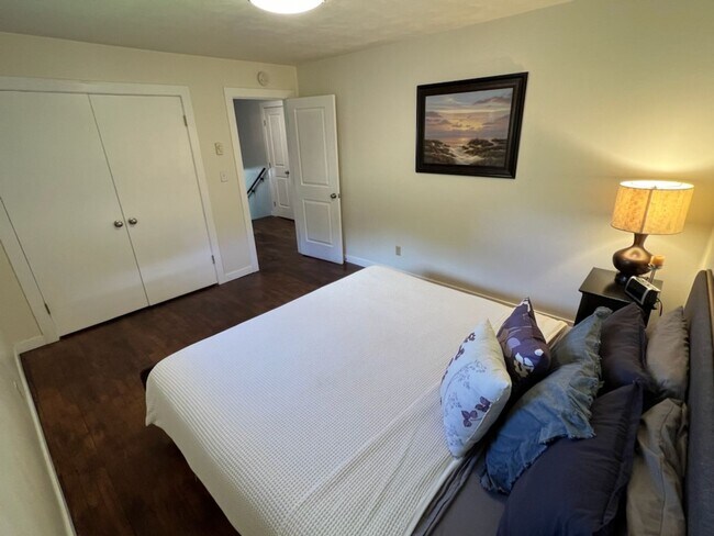 Building Photo - 2322 Fifth St