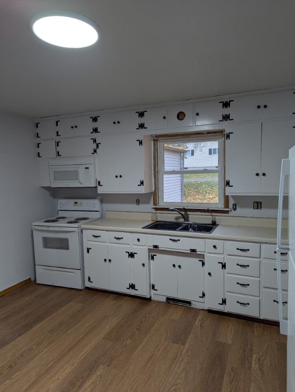 Building Photo - 500 Skyview Ave