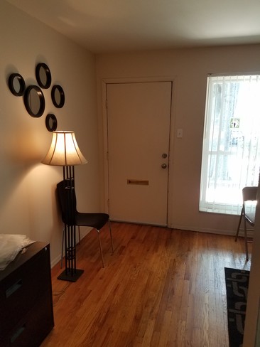 1 bd Living Room - Maplewood Square Apartments