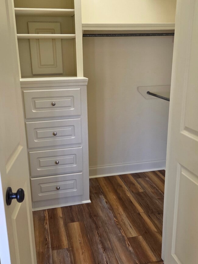 Building Photo - 462 Pinebrook Cir