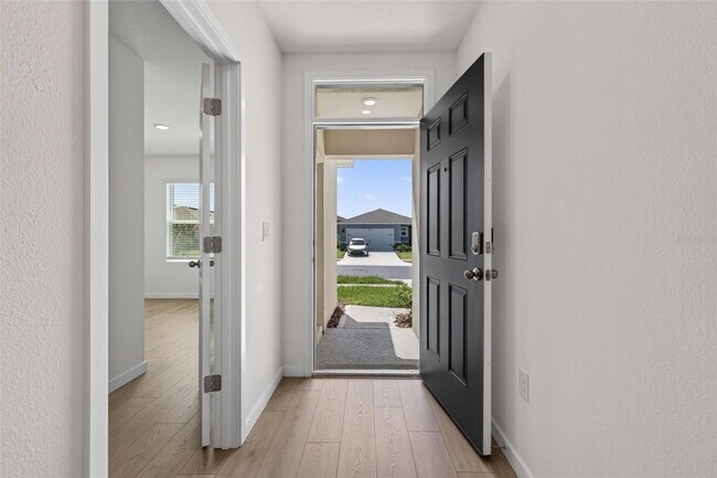 Building Photo - 2893 House Finch Rd