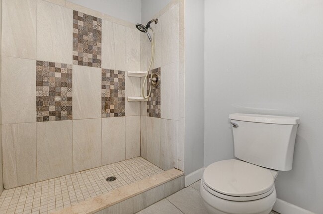 Building Photo - 1250 Admiralty Blvd