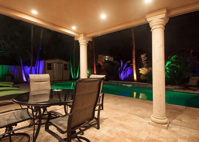 Building Photo - 433 SE 3rd Ter