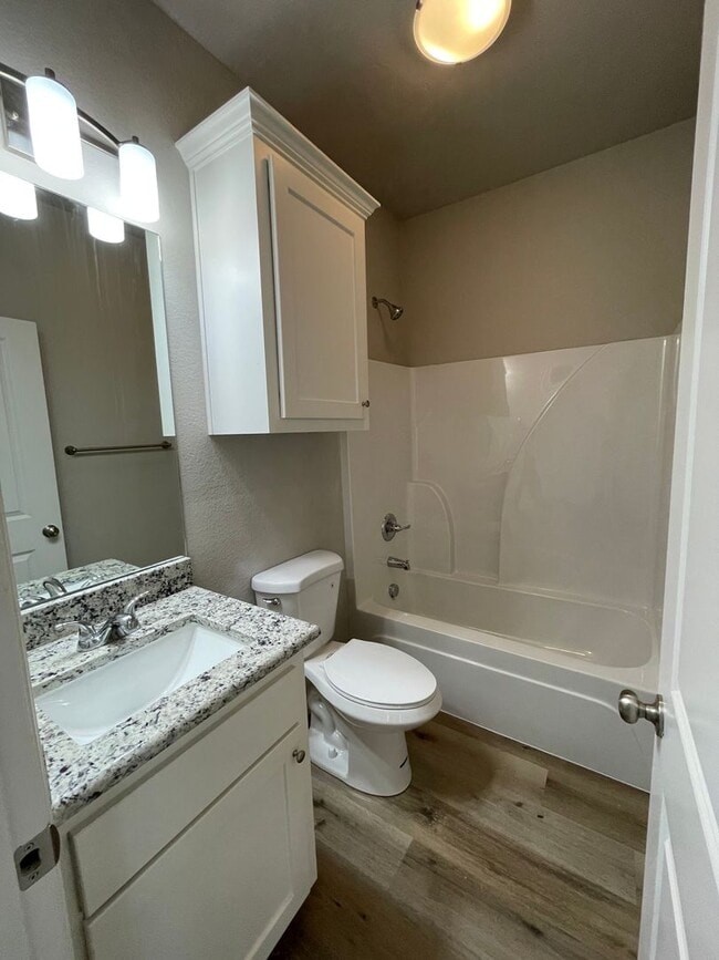 Building Photo - Cozy 3 bed, 2 bath close to Choctaw Casino