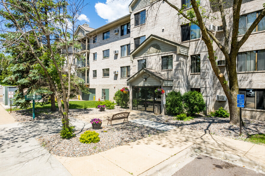 Primary Photo - Waterford Green Apartments & Townhomes