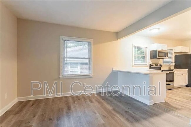 Building Photo - 1760 Spring Ave