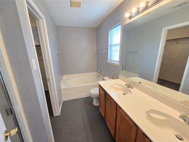 Building Photo - 3013 View Ln