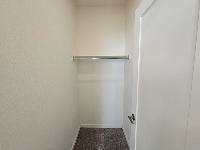 Building Photo - 868 Kalamath St